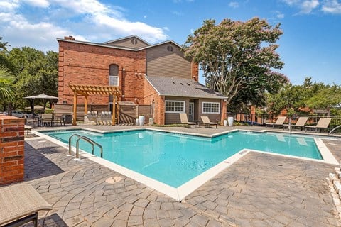 the swimming pool at Channings Mark